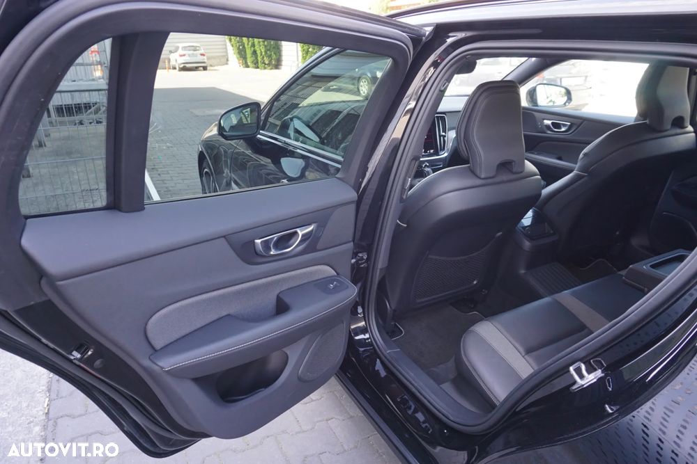 Volvo V60 T6 AWD Recharge Geartronic RDesign - 14