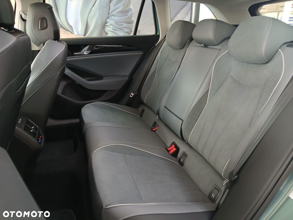 Volkswagen Passat - 32