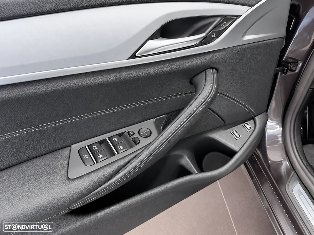 BMW 520 e Line Luxury - 20