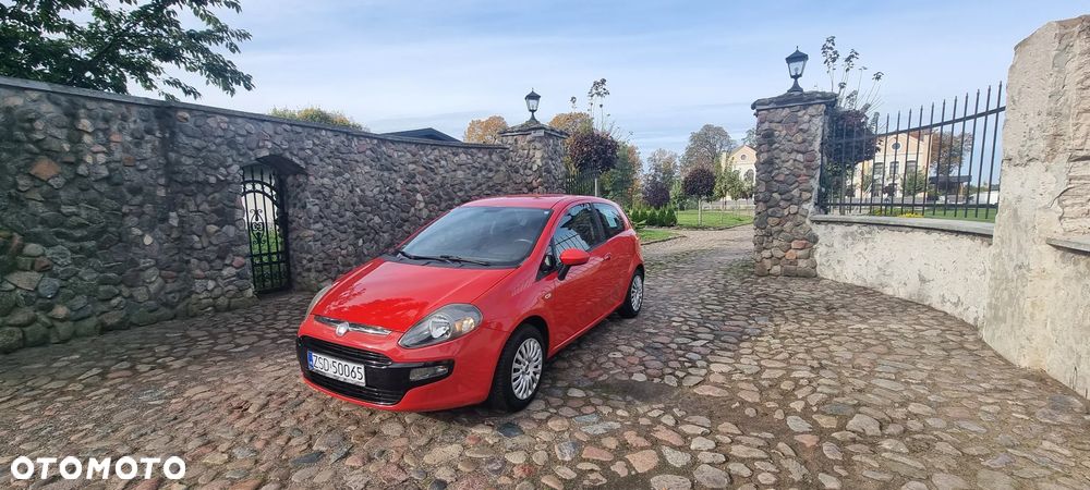 Fiat Punto 2011 photo 3