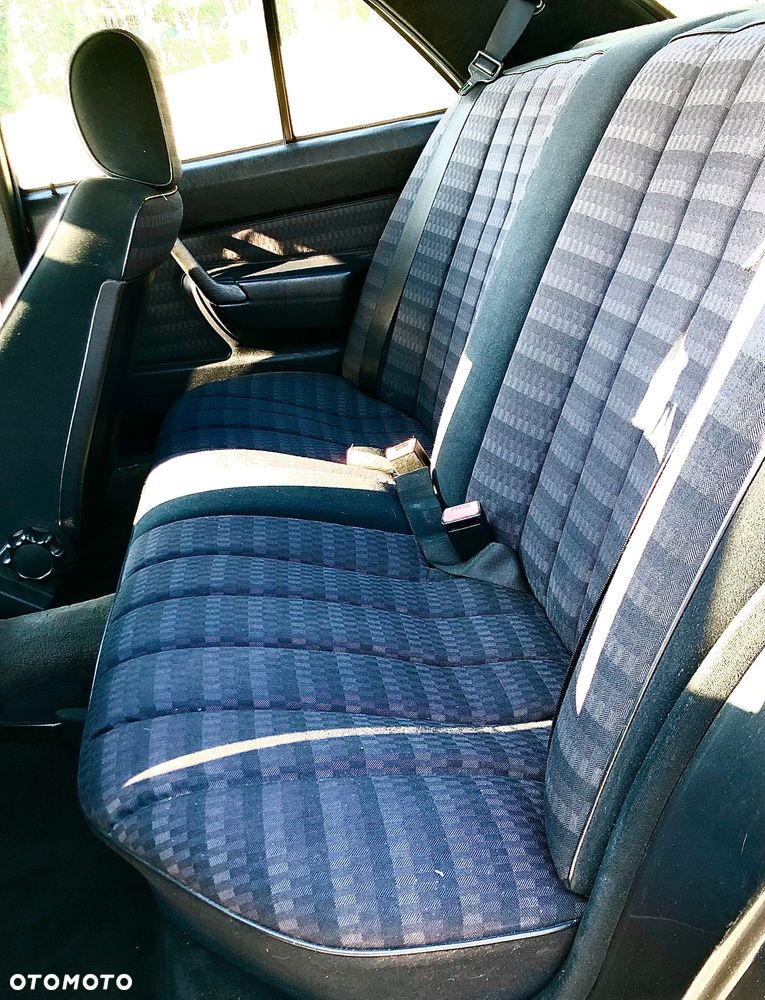 Mercedes-Benz W201 (190) - 10