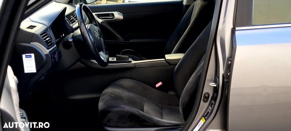 Lexus CT ver-200h-executive - 5