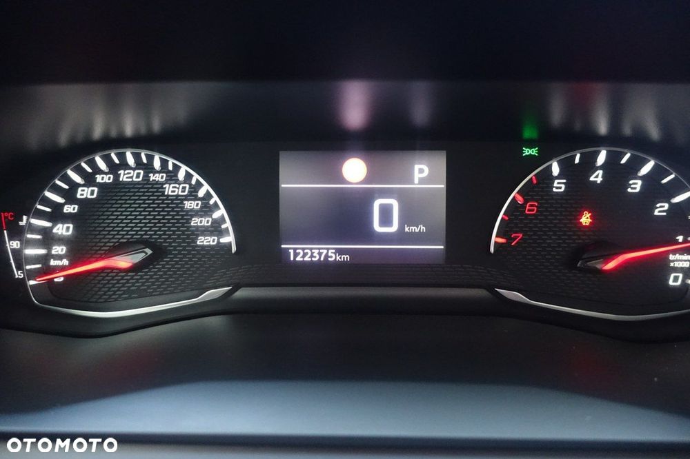 Peugeot 2008 - 10