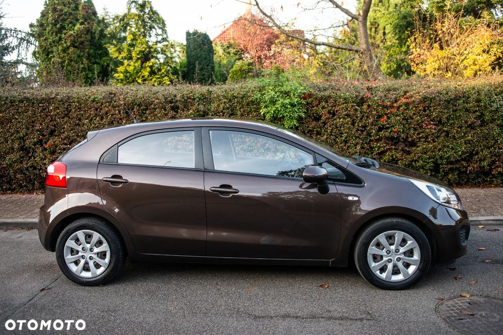 Kia Rio 1.2 Business Line - 4