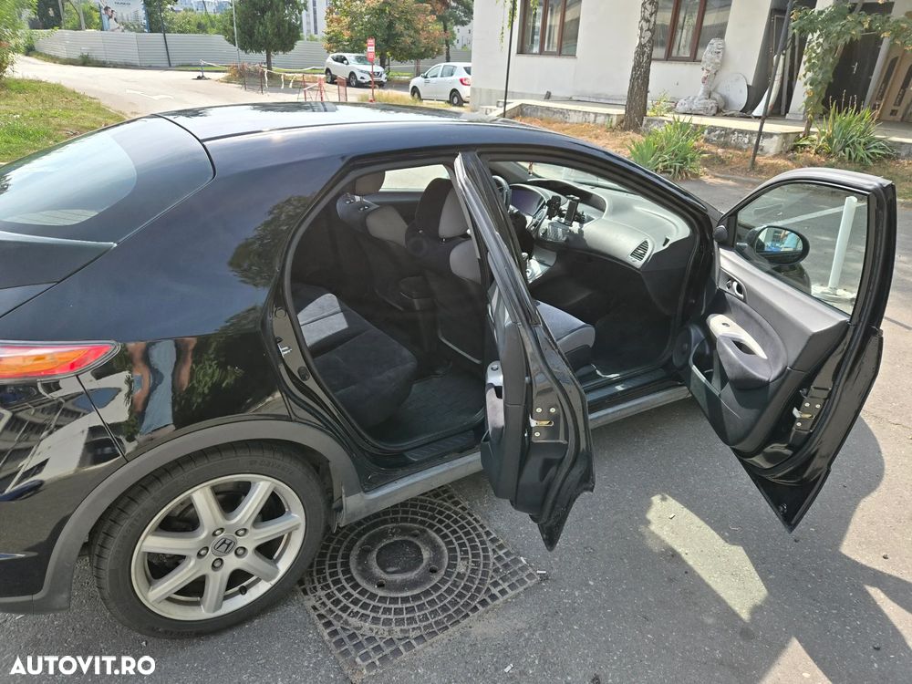 Honda Civic 1.8i-VTEC i-SHIFT Type S - 13