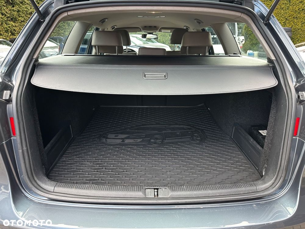 Volkswagen Passat Variant 1.8 TSI Highline - 16