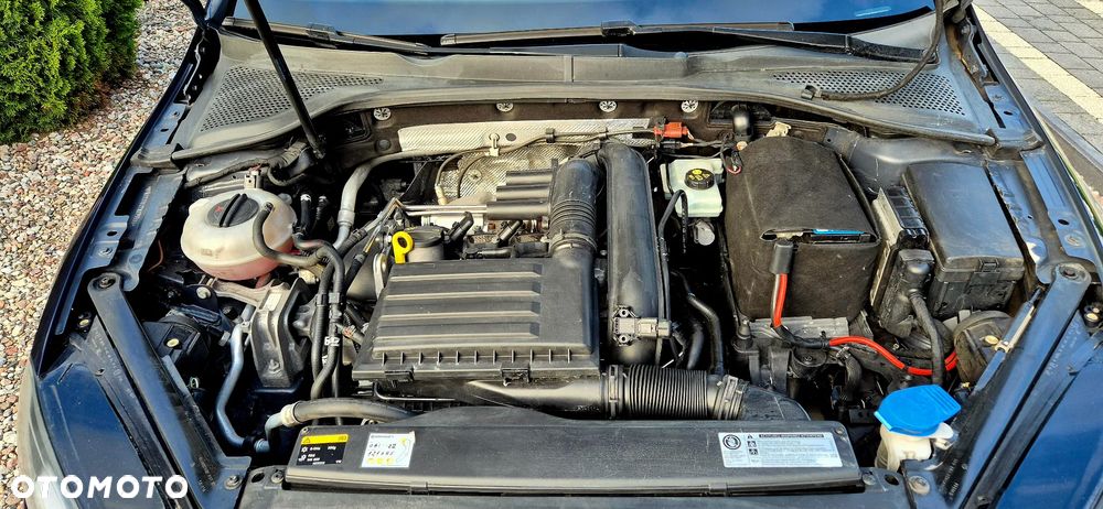 Volkswagen Golf 1.2 TSI BlueMotion Technology Team - 29