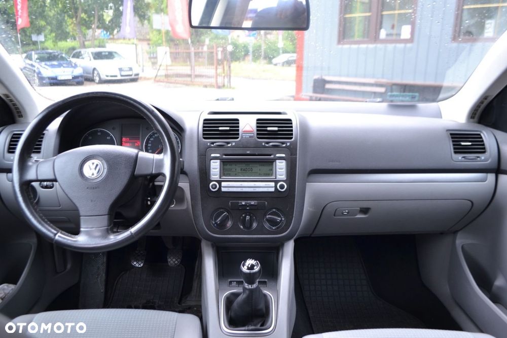 Volkswagen Jetta - 7