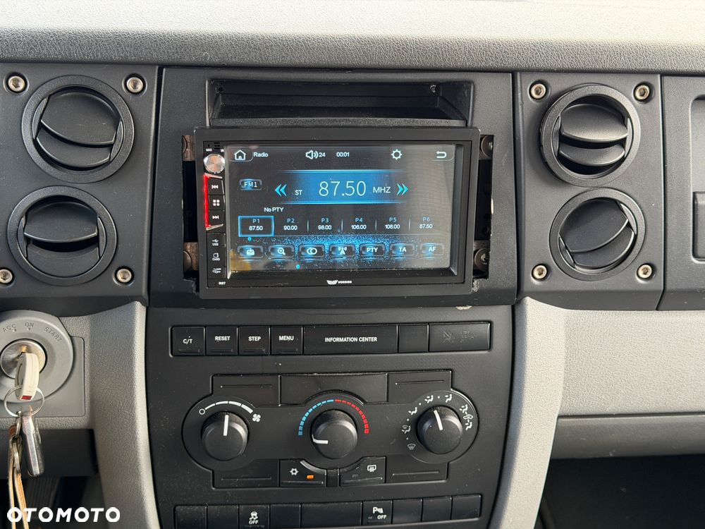 Jeep Commander - 10