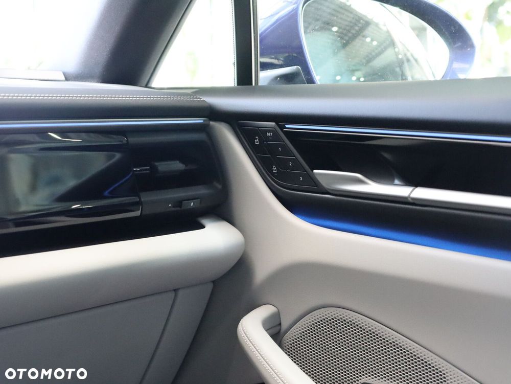 Porsche Macan - 25