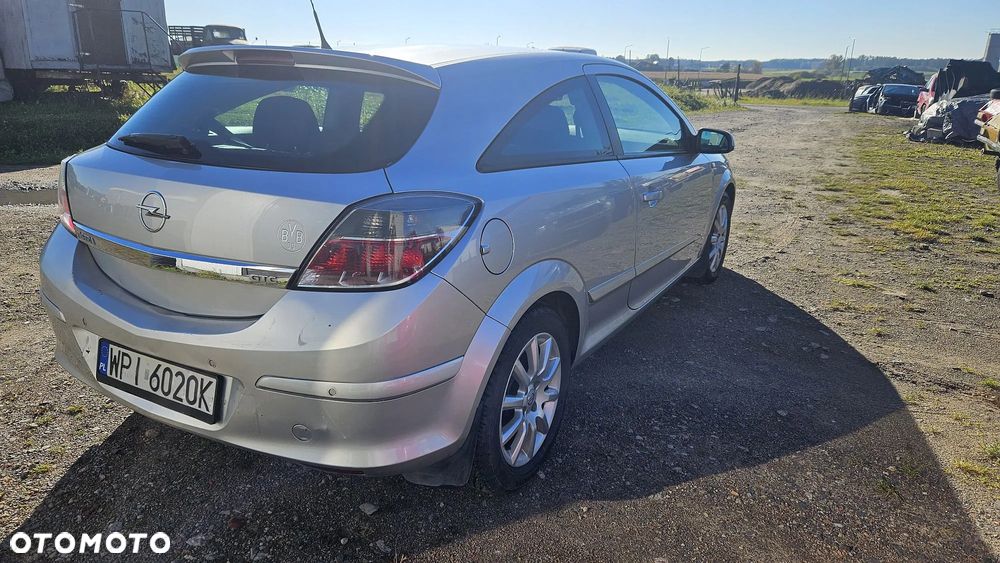 Opel Astra III GTC 1.6 Enjoy - 3