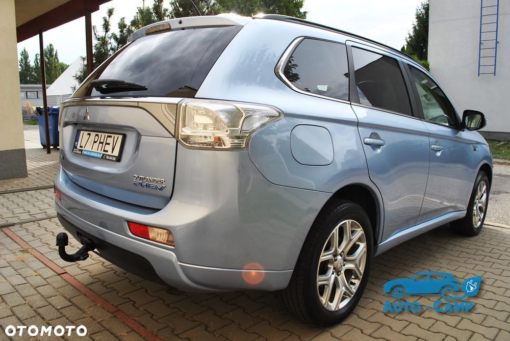 Mitsubishi Outlander Instyle NAVI + - 12