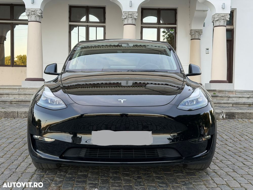 Tesla Model Y - 3