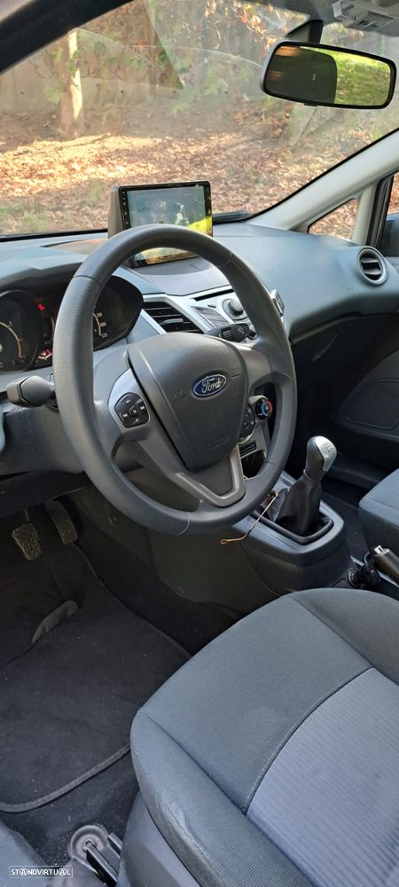 Ford Fiesta - 14