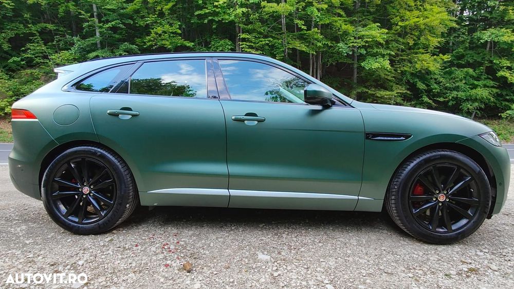 Jaguar F-Pace S AWD - 2
