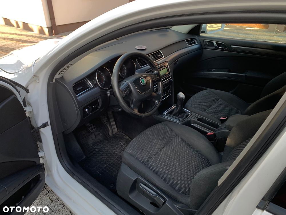 Skoda Superb 2.0 TDI Family - 29