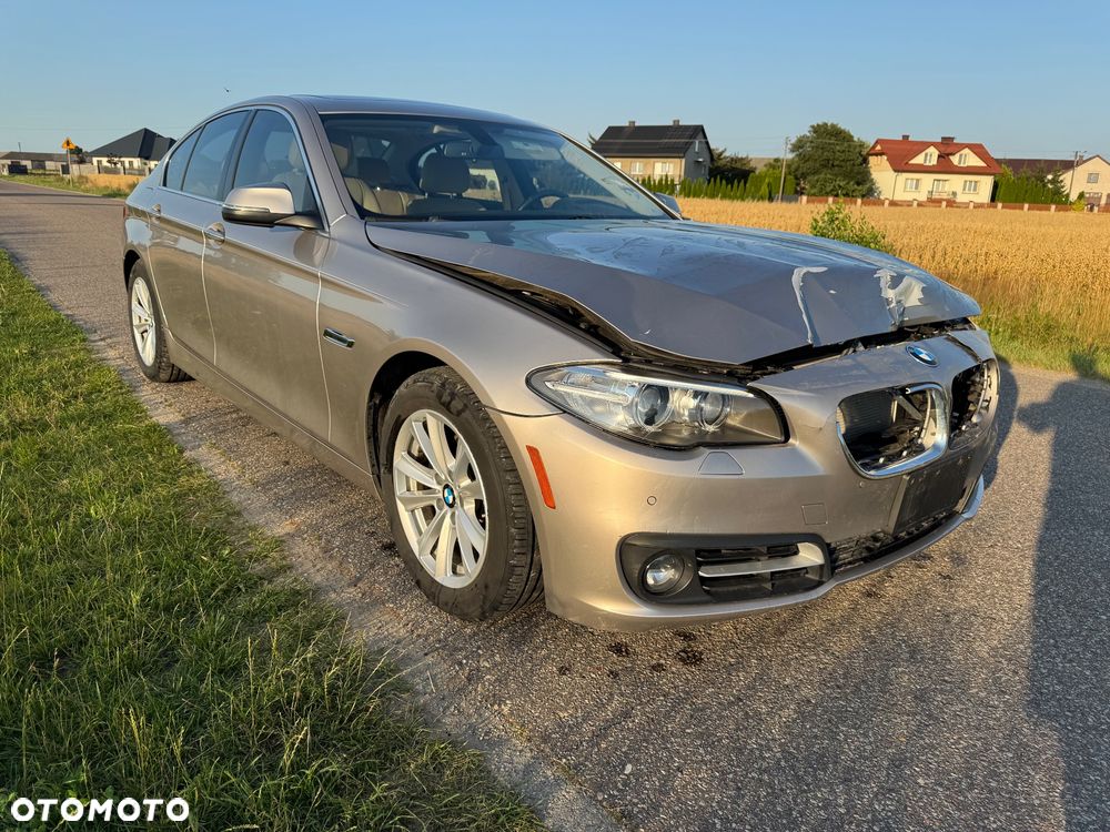 BMW Seria 5 528i xDrive Luxury Line - 2