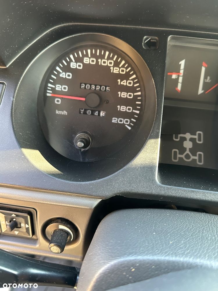 Mitsubishi Pajero - 11