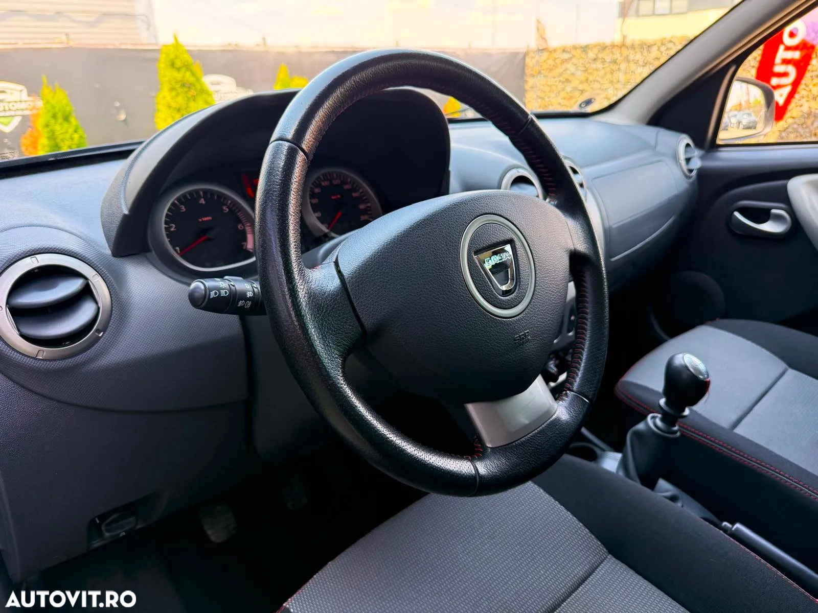 Dacia Duster 1.5 dCi 4x4 Laureate - 6