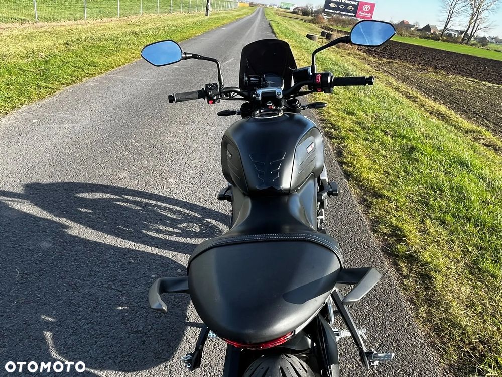 Triumph Trident - 18