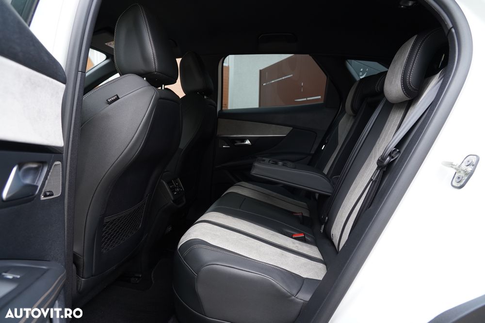 Peugeot 3008 PHEV 300 EAT8 4X4 Allure Pack - 23