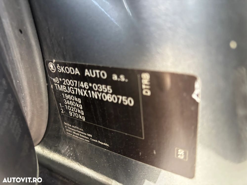 Skoda Octavia 2.0 TDI DSG Ambition - 37