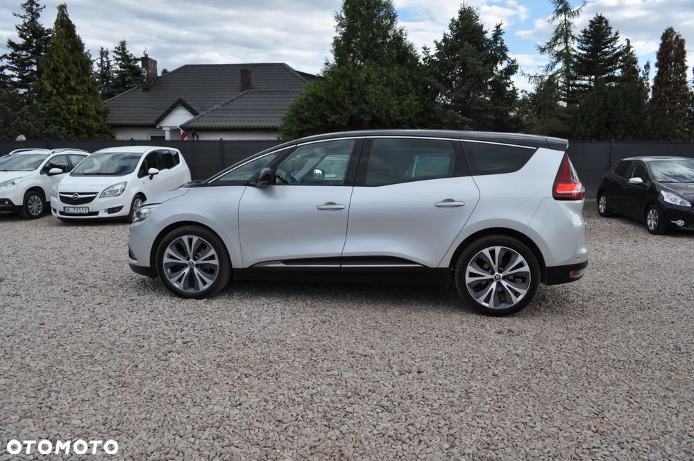 Renault Grand Scenic - 11