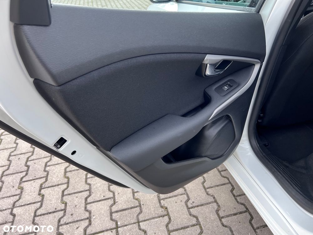 Volvo V40 D2 Kinetic - 27