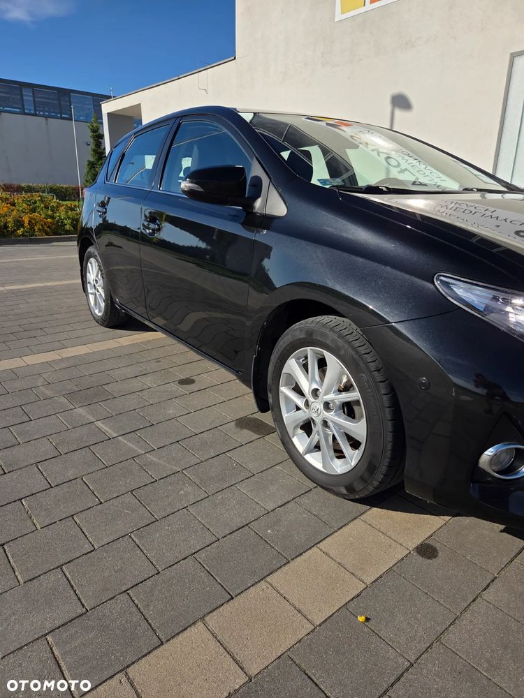 Toyota Auris 1.6 Premium Comfort - 29