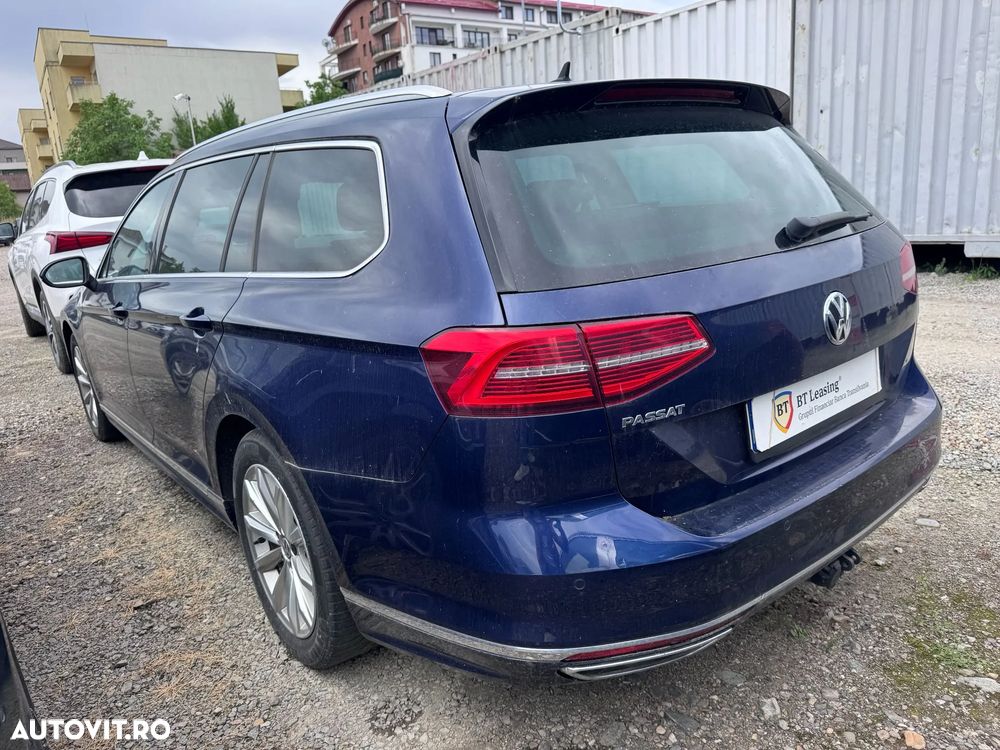 Volkswagen Passat 1.6 TDI SCR DSG Conceptline - 3