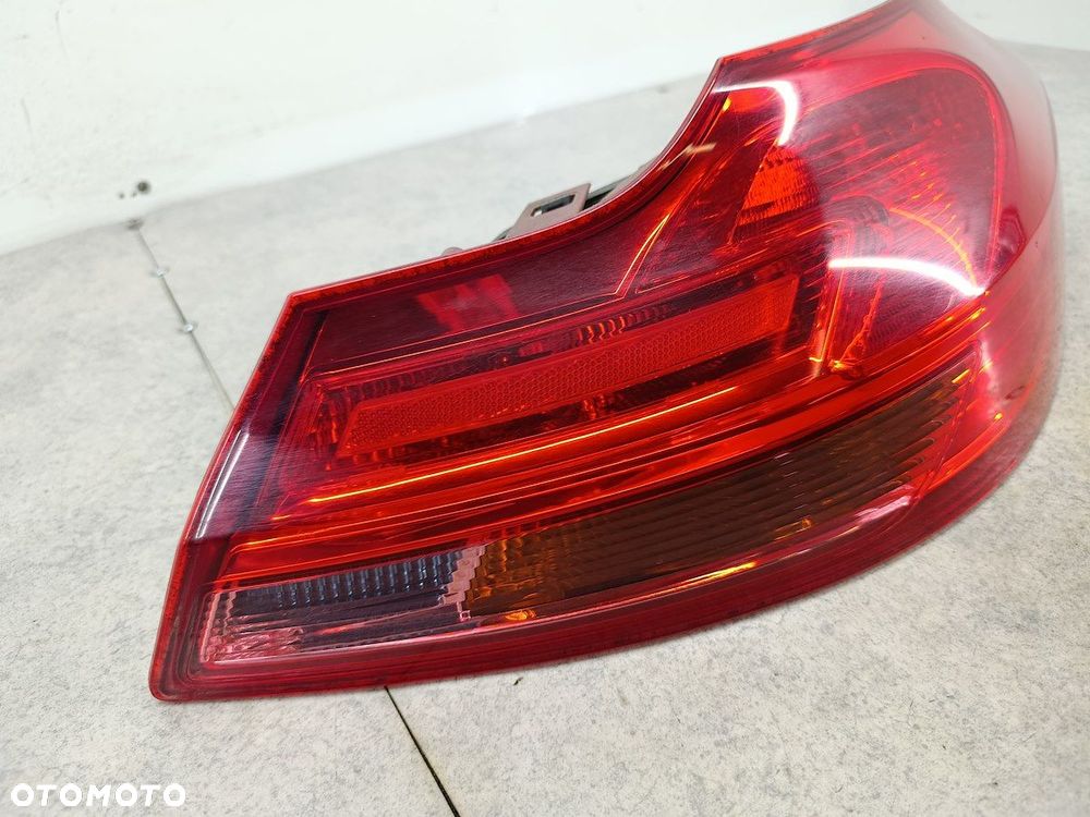LAMPA TYLNA PRAWA OPEL INSIGNIA A 13226857 VP9TTX-13404-A  VISTEON KOMBI - 4