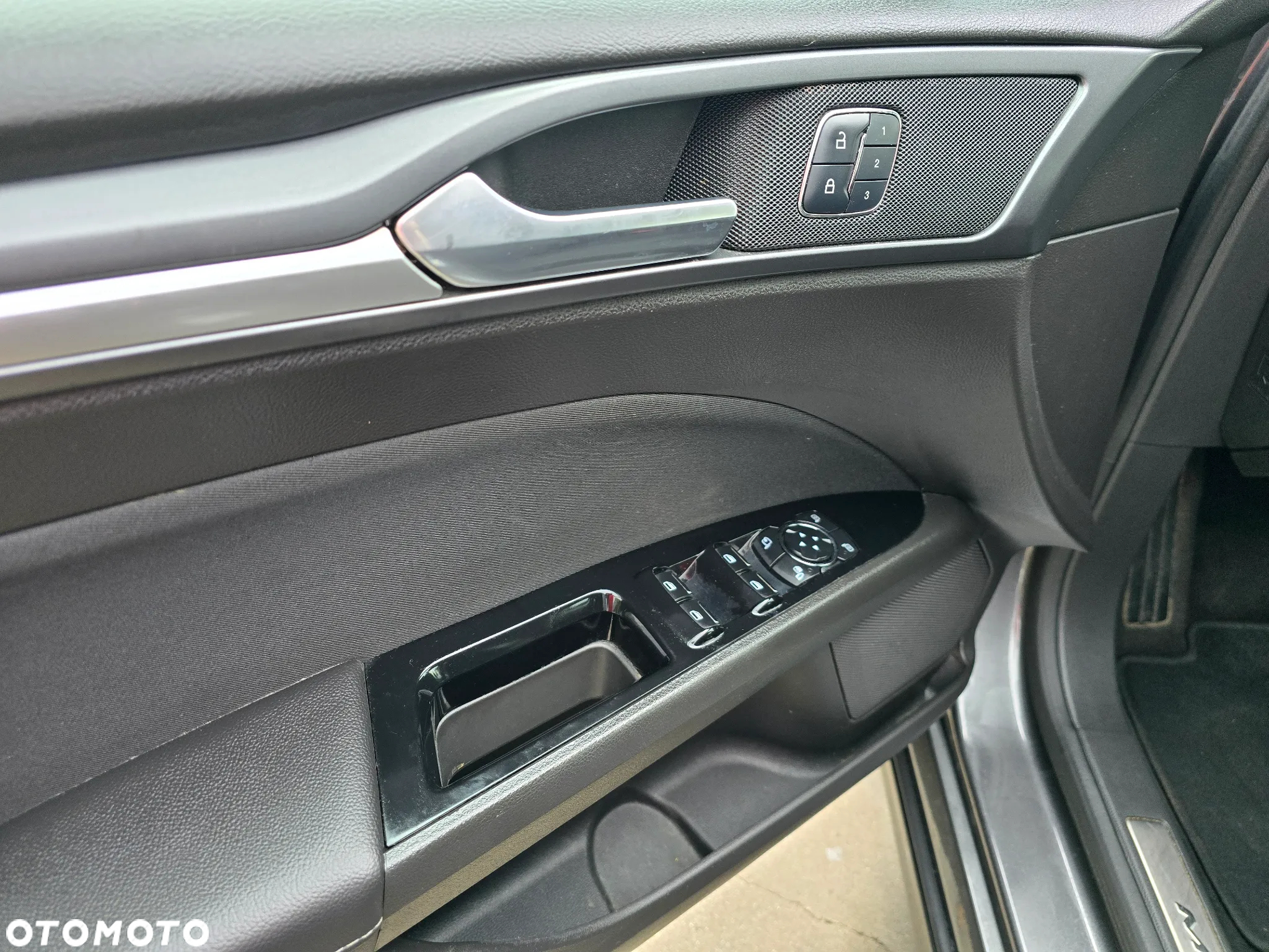 Ford Mondeo 2.0 EcoBlue Titanium - 23