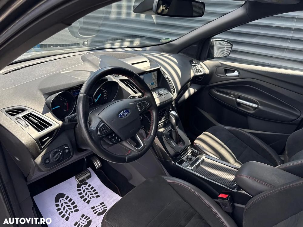 Ford Kuga 2.0 TDCi 4WD Powershift ST-Line - 17