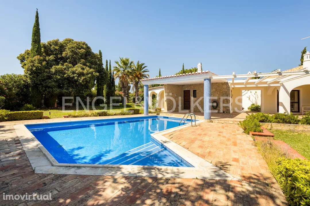 Moradia Tradicional Térrea com Vista Mar no Carvoeiro - Grande imagem: 4/45