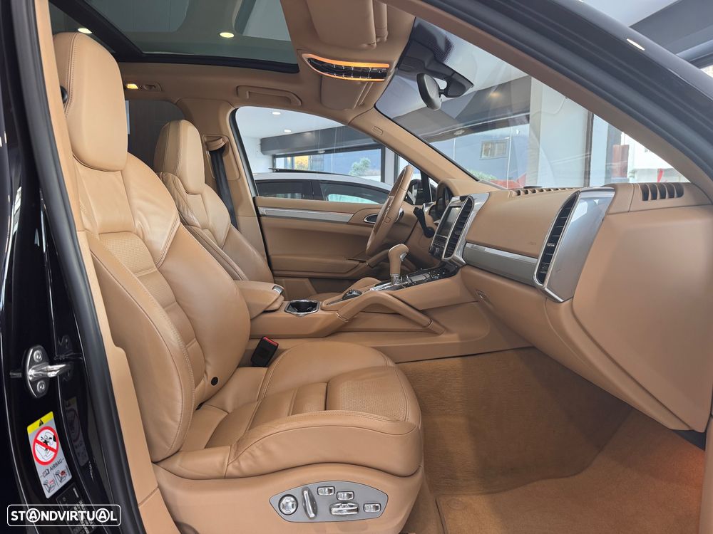 Porsche Cayenne - 15