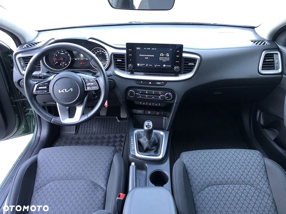Kia Ceed 1.5 T-GDI L - 12
