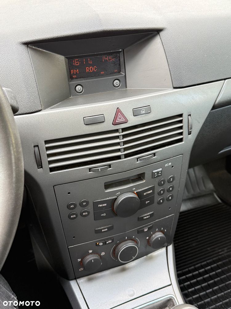Opel Astra 1.6 Caravan - 18
