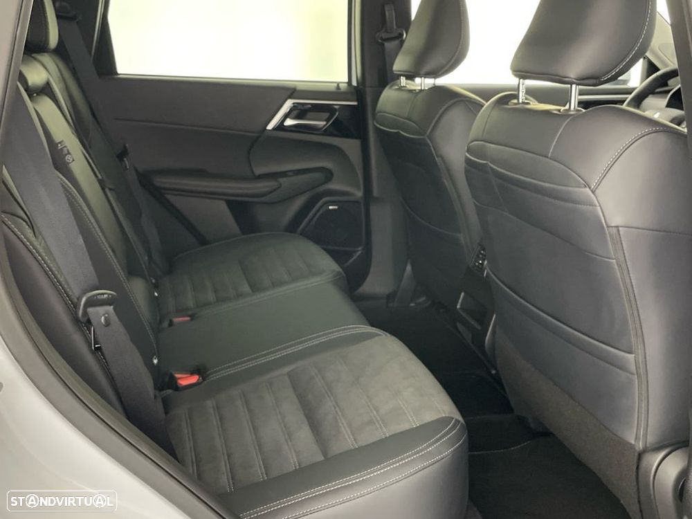 Mitsubishi Outlander 2.4 PHEV Instyle - 23