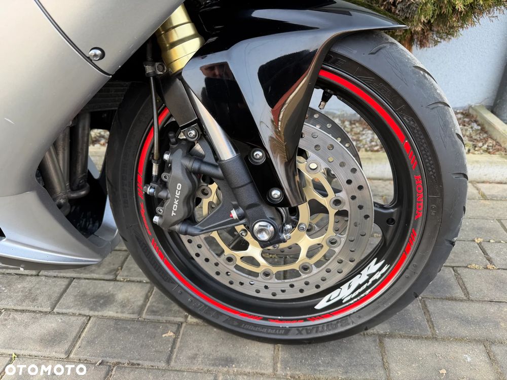 Honda CBR - 12