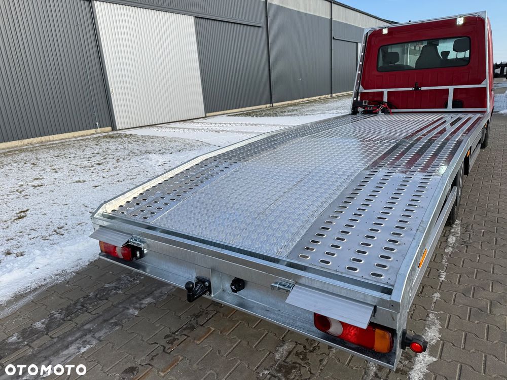 Mercedes-Benz Sprinter - 11