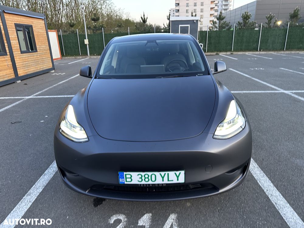 Tesla Model Y - 4