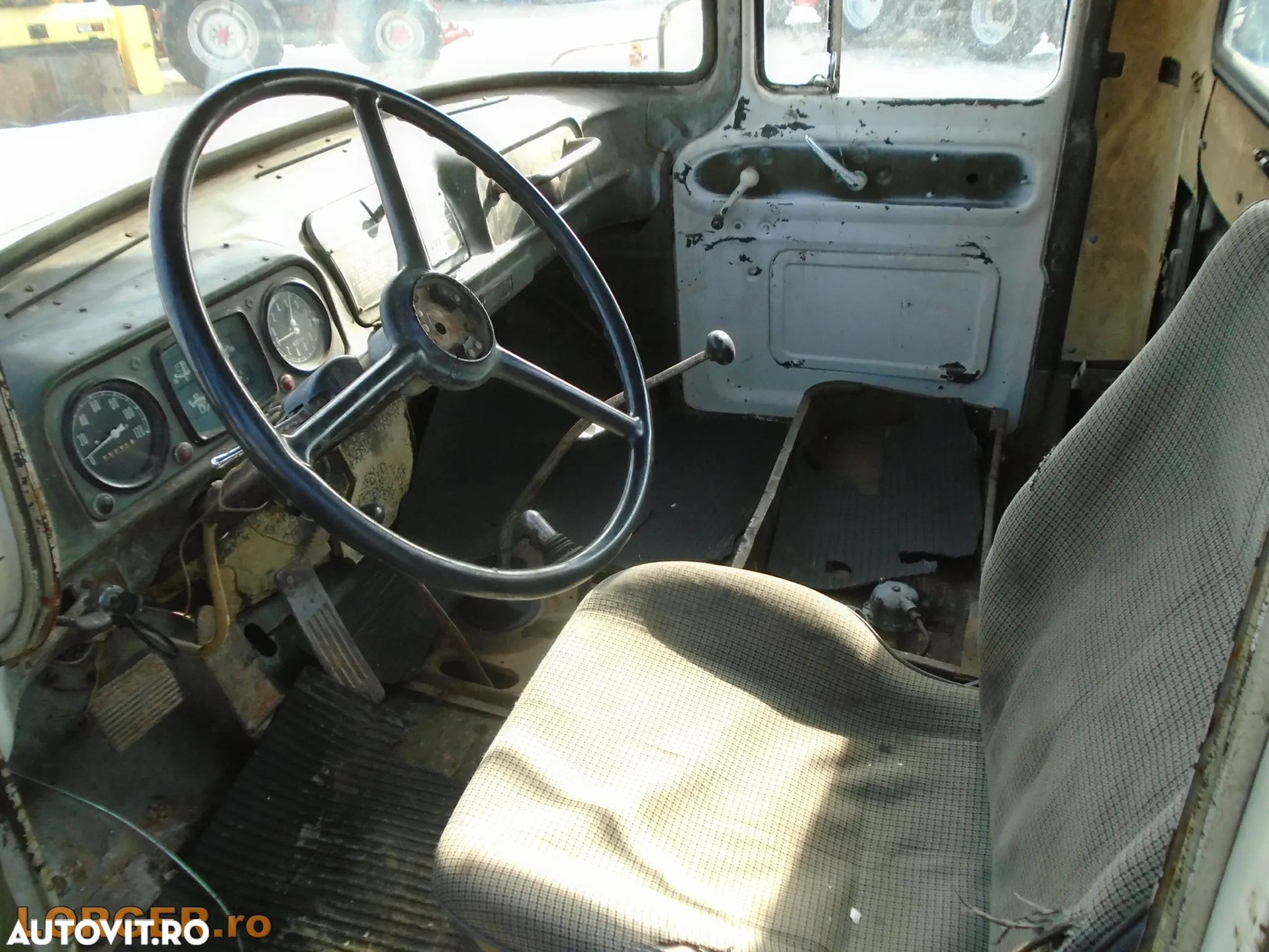 Altul ZIL 6 x 6 Instalatie de forat puturi - 12