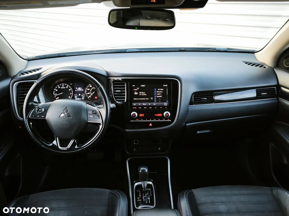 Mitsubishi Outlander - 16