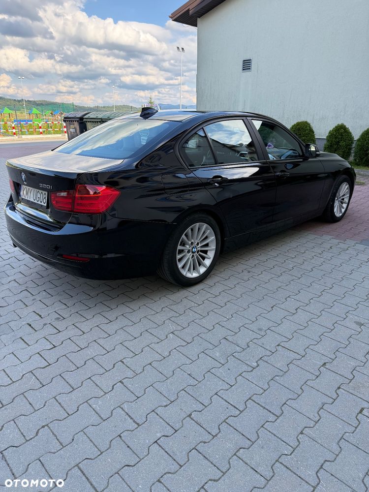 BMW Seria 3 320i - 7