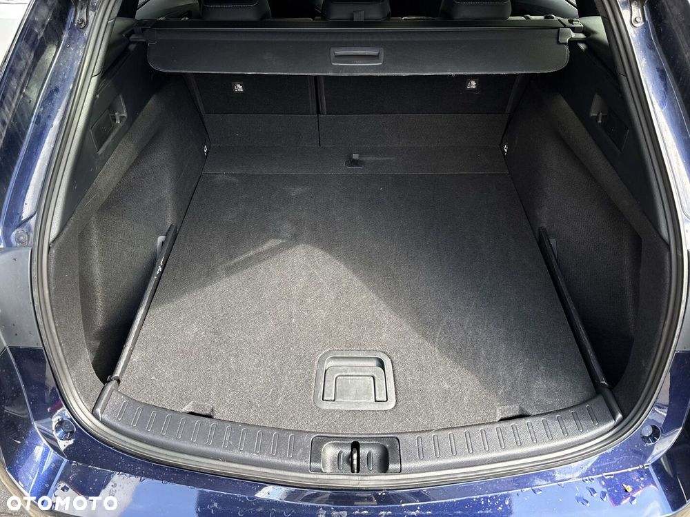 Toyota Corolla 1.8 Hybrid Style - 32