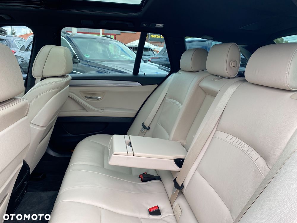 BMW Seria 5 520d Touring - 27