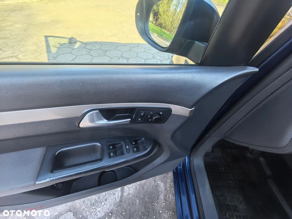 Volkswagen Touran 1.4 TSI STYLE - 22