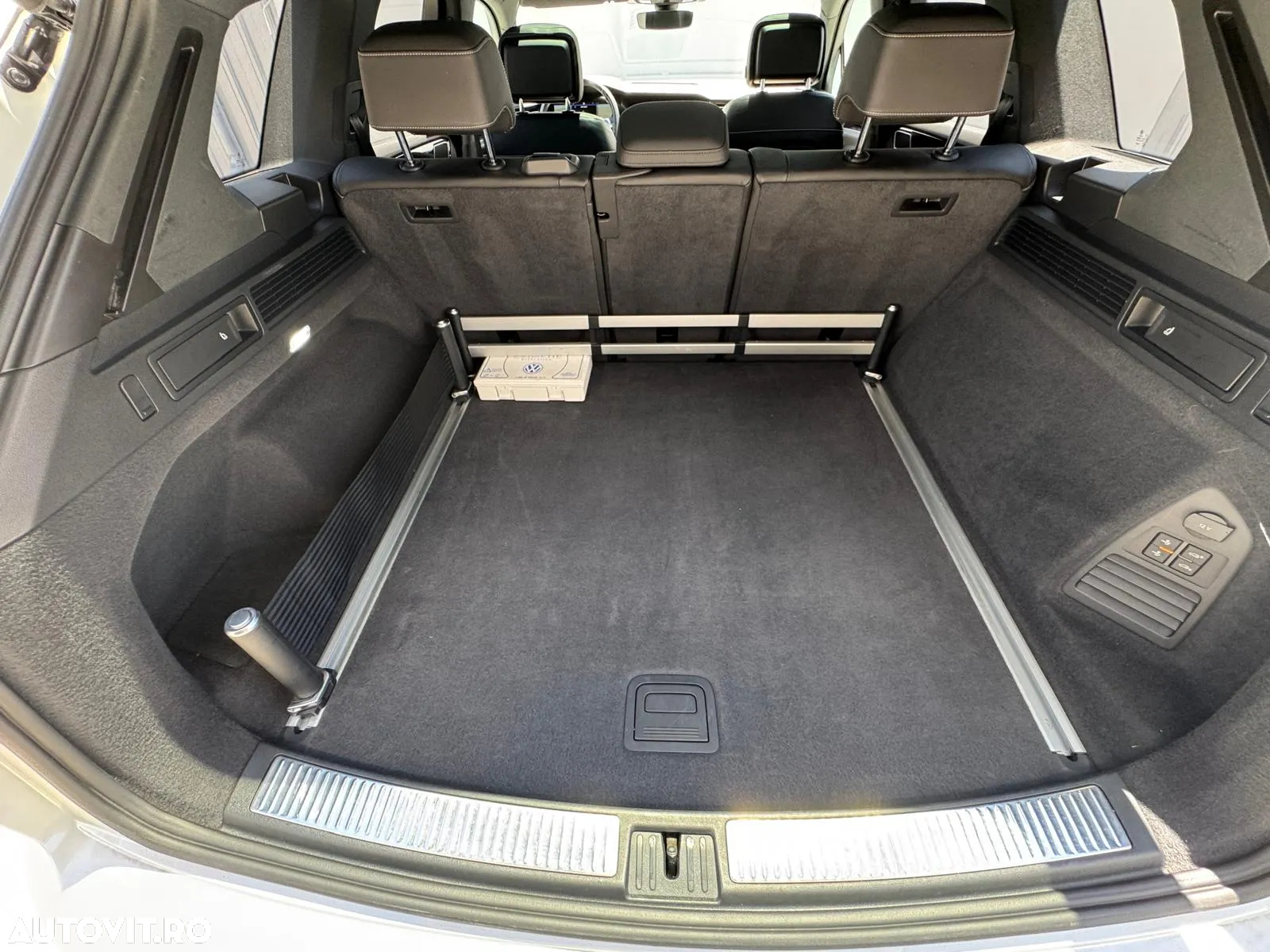 Volkswagen Touareg V6 TDI R-Style - 30