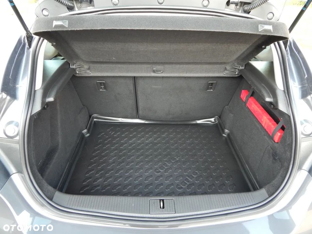 Opel Astra 1.4 Turbo Cosmo - 14