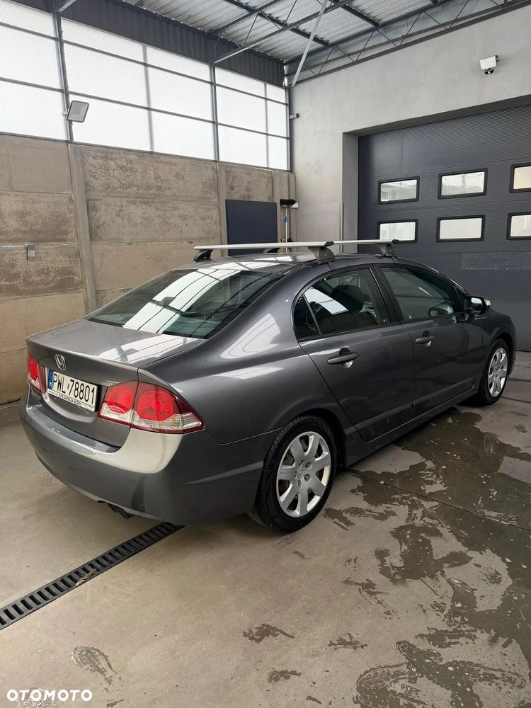Honda Civic 1.8 Comfort - 3